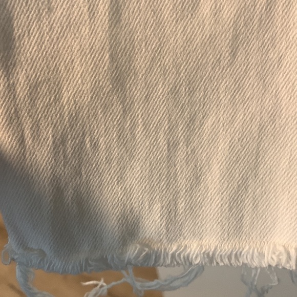 Women’s Old Navy white O.G Highrise Straight Jeans. Zipper fly Unfinished hems. - Picture 3 of 6